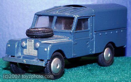 Corgi Toys Ref.Nr.350+351, RAF Land Rover + Rocket