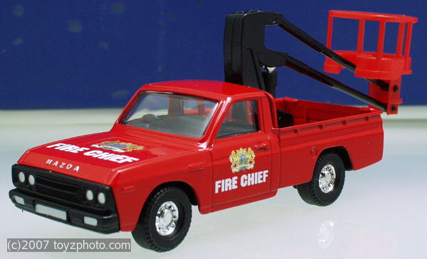 Corgi Ref.Nr.57201, Mazda Pickup Fire Chief Pompiers