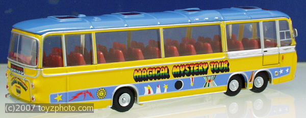 Corgi Ref.Nr.42403, OO Series Bedford Val Beatles Bus