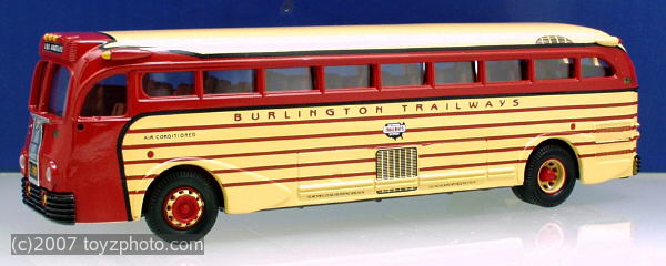 Corgi Ref.Nr.98465, Burlington Trailways Yellow Coach 743
