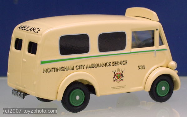 Corgi Ref.Nr.06202, Morris J Ambulance Nottingham