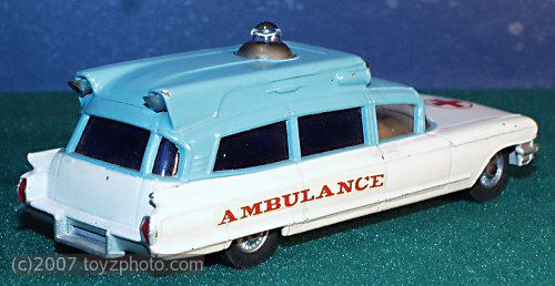 Corgi Ref.Nr.437, Superior Ambulance Cadillac Chassis